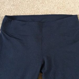 Fabletics Pants - Fabletics Salar Crop Leggings Fabletics Pants - Fabletics Salar Crop Leggings